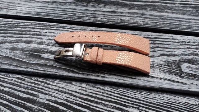 Ремешок для часов из кожи ската