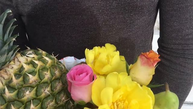 Коробка с фруктами и цветами Релакс смотреть онлайн