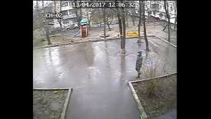 Мужчина напал на девочку в калужском подъезде