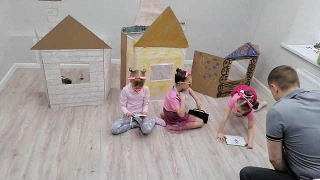 Театральная постановка на английском языке "The three little pigs" смотреть онлайн