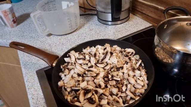 Суббота - немного прошлись, Понедельник , надо готовить обед, ой а она лучше чем белая. смотреть онлайн