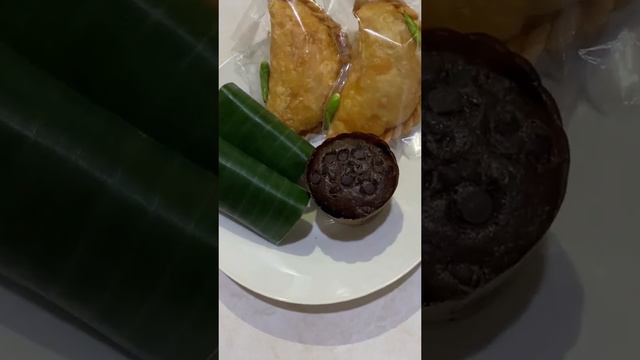 Jajan dulu rekk, lemper, pastel, brownie cup cake #foodlover #foodblogger #browniecake #lemper