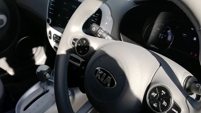 Kia Soul 30kWh EV Auto | Stirling | FD18 HPY смотреть онлайн