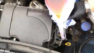 Citroen C1, How to Change the Engine Oil and Oil Filter, (Toyota Aygo Peugeot 107)