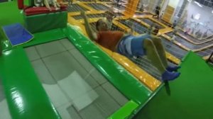 БАТУТНЫЙ ЦЕНТР НЕВЕСОМОСТЬ / Москва/ батуты