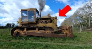 Запуск бульдозера Caterpillar 1979 года. Мощность дизеля - 202 л.с.