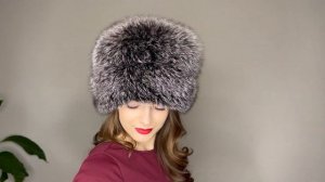 Меховая женская шапка-кубанка из натурального меха чернобурки.