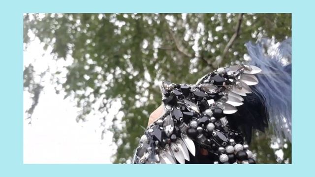 Брошь Феникс из кристаллов и бусин смотреть онлайн