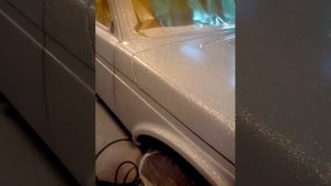 Процесс покраски автомобиля с использованием блесток производства Mineral Color