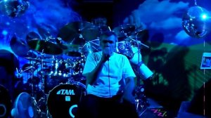 КАРАОКЕ    Облака бродяги     поёт Женя Письменный