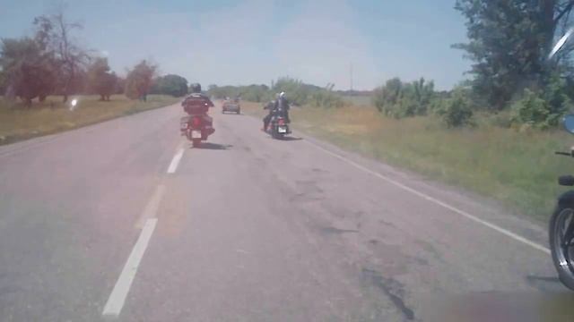 Наздоганяю мотоколону JAWA 350 638. Черкассы Тарасова Гора 2017 Догоняю мото колонну JAWA 350 638. смотреть онлайн