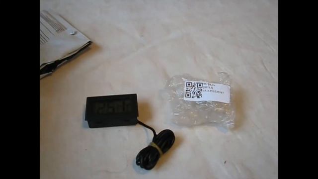 цифровой термометр с выносным датчиком Digital Thermometer with Remote Sensor