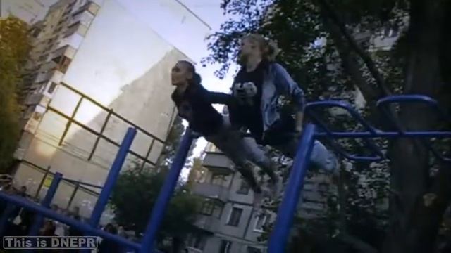Открытие площадки Street Workout на ж/м Тополь (23.10.2012) смотреть онлайн