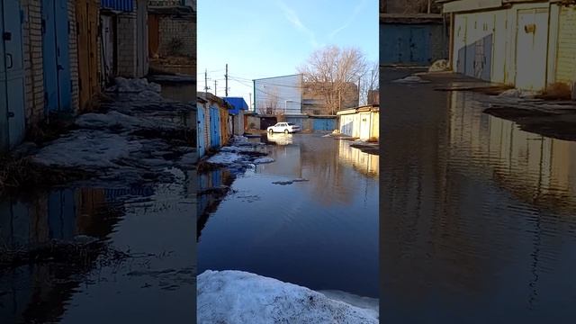 Земля промёрзла и воде некуда уходить. Уральск 10 марта 2023