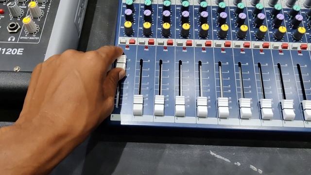 Soundcraft EFX12 Price And Review  Soundcraft 12Channel Live Mixer  Dj Rock