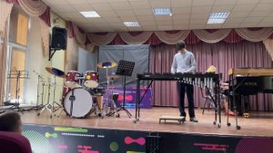 Горшков Михаил (12 лет, 3 курс) - С.Прокофьев - Марш (ксилофон)