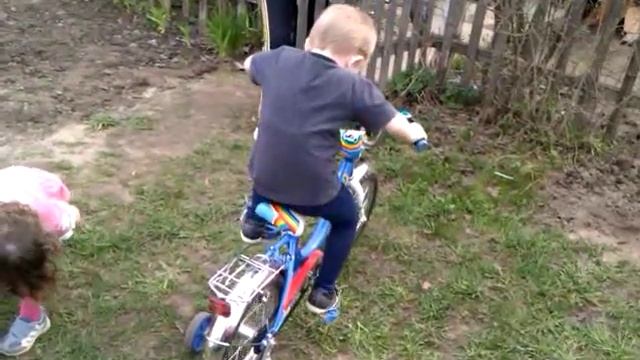 сын и доча, дача, велосипед смотреть онлайн