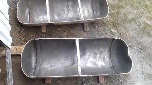 Кормушка для свиней з газового болону.