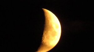 ЛУНА В НЕБЕ ГЛУБОКИМ ВЕЧЕРОМ! СНЯТО НА Canon powershot SX430 IS