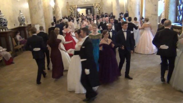 Фрагмент Рождественского бала 9. балансе рф смотреть онлайн