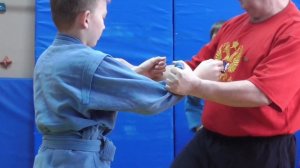 задняя подножка с захватом двух руковов