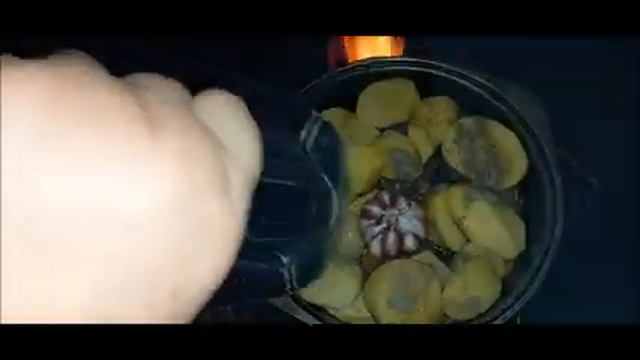 КАК МЫ Кормим БЕЗДОМНЫХ СОБАК/ГОТОВЛЮ на КОСТРЕ ЗАСМУЩАЛА МУЖА #Жизньнадаче#Готовимнакостре