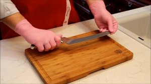 Профессиональный нож для нарезки хлеба