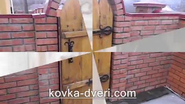 Красивые кованые петли на деревянной калитке в саду. Кованые петли под старину. смотреть онлайн