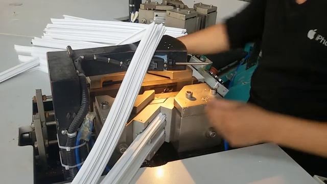 сварочный аппарат для спайки уплотнителей из пвх