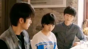 💖Хулиган школы влюбился в простушку💝💞