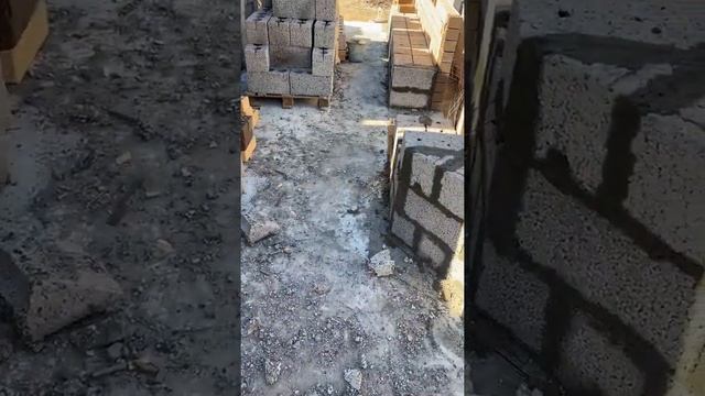 Кладка стен первого этажа началась ))) дом мечты! смотреть онлайн