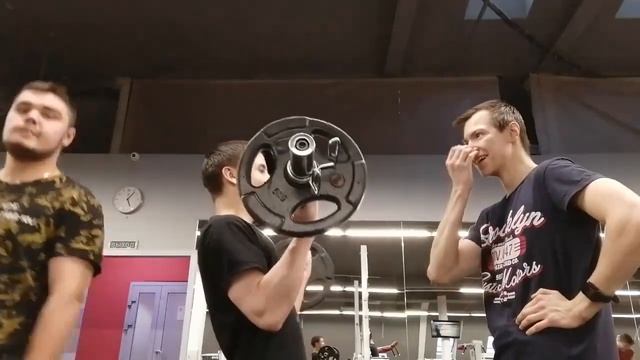 28  лесенка жим на бицепс Алексей и Владислав смотреть онлайн