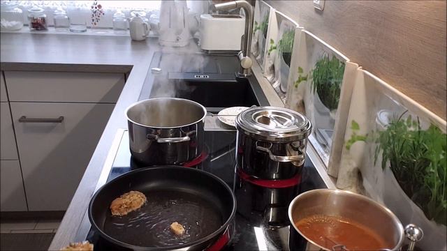 Котлеты рубленые !Соуc с пюрешкой!Броколи! смотреть онлайн