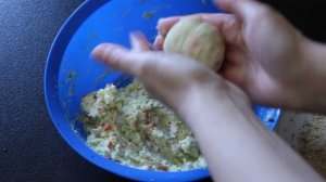 Картофельные котлеты с крабовыми палочками .