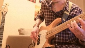 Бас гитара Уроки для начинающих. Как играть пальцами апояндо на бас гитаре без посторонних звуков?