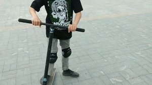 как сделать 180 на САМОКАТЕ ? обучающее видео