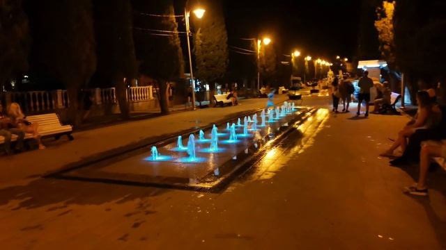 СИМЕИЗ. ЦЕНТР. ПАРК. СПОРТПЛОЩАДКА. ВЕЧЕР АВГУСТ 2022г. смотреть онлайн