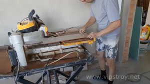 Как отрезать мозайку и как запилить плитку под 45 градусов. http://vipstroy.net Ремонт в ванной.