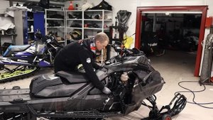 Что будет если неправильно натянуть цепь на снегоходе?