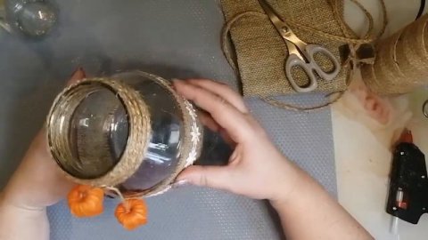 Осенний декор своими руками? Интересная идея для украшения интерьера