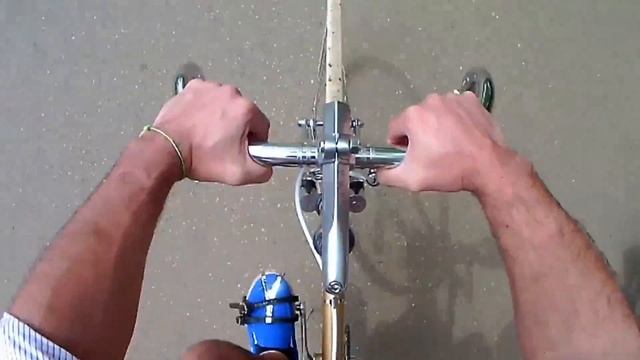 Bicicletas y cámara de acción JVC ADIXXION GC-XA1.mov смотреть онлайн