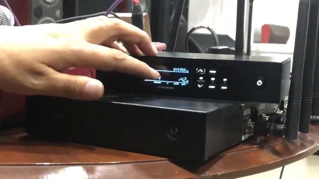 Shure Qlxd4 микрофонын қосудың әдісі смотреть онлайн