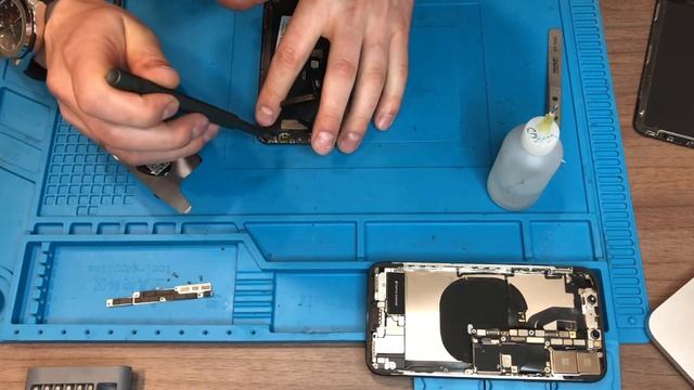 Замена дисплея и аккумулятора в iPhone X