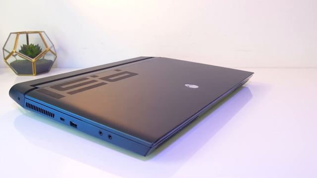 Alienware Area 51m Gaming Laptop Review - 9900K + RTX 2080 Power! смотреть онлайн