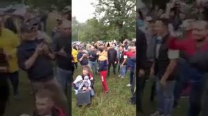 Алтынай Валитов с народом, приехал поддержать флешмоб Живая цепьКуштау