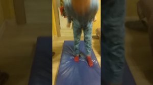 Как встать на ноги с пола. Обучалка от Вани