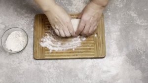 КАК ПРИГОТОВИТЬ ТЕСТО НА МАНТЫ БЕЗ ЯИЦ? Простое, на воде, подходит для пельменей и вареников