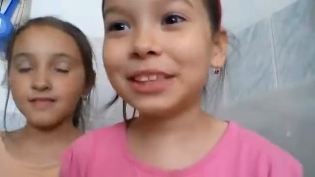 Ясмин с своей подругой нарижаюсь.Эля и Ясмин стали очень красивой. смотреть онлайн