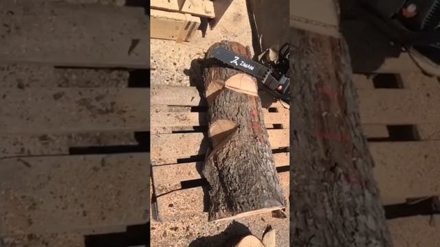 Опора барной стойки из цельного бревна #слэб #лофт #дерево #zimani #chainsawman #тренд #chainsaw