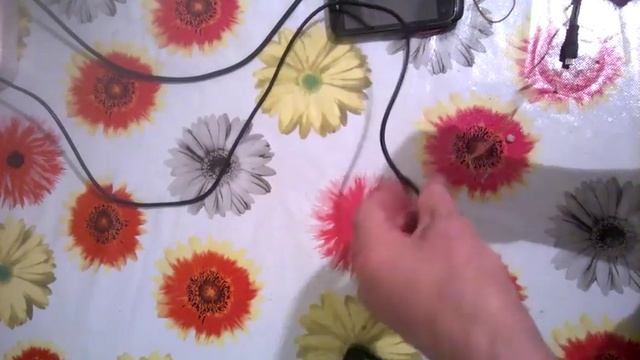Как заряжать телефон, если шнур выпадает из гнезда смотреть онлайн